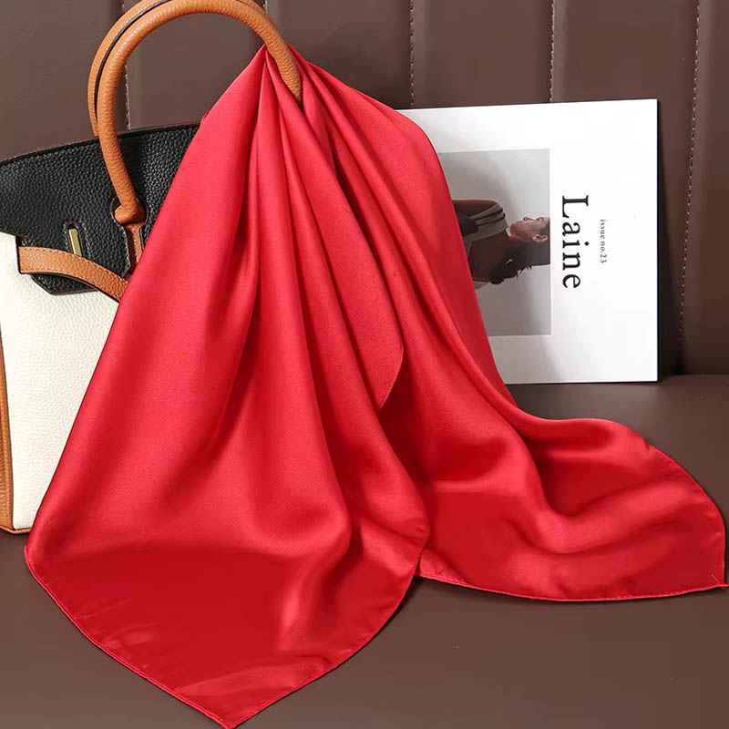 Foulard carré de luxe en soie  - Luxury Bags China avis et prix