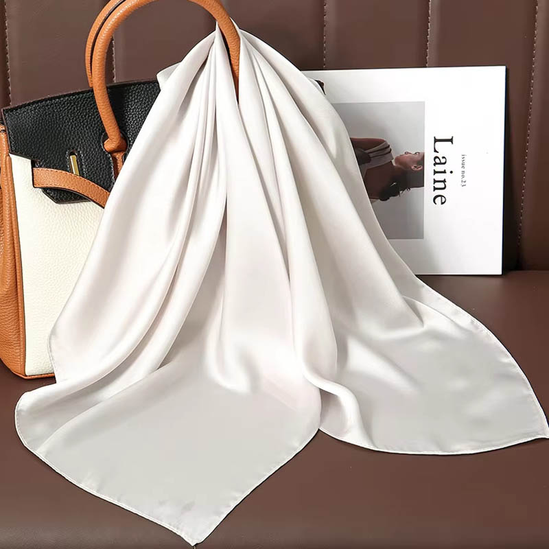 Foulard carré de luxe en soie  - Luxury Bags China avis et prix